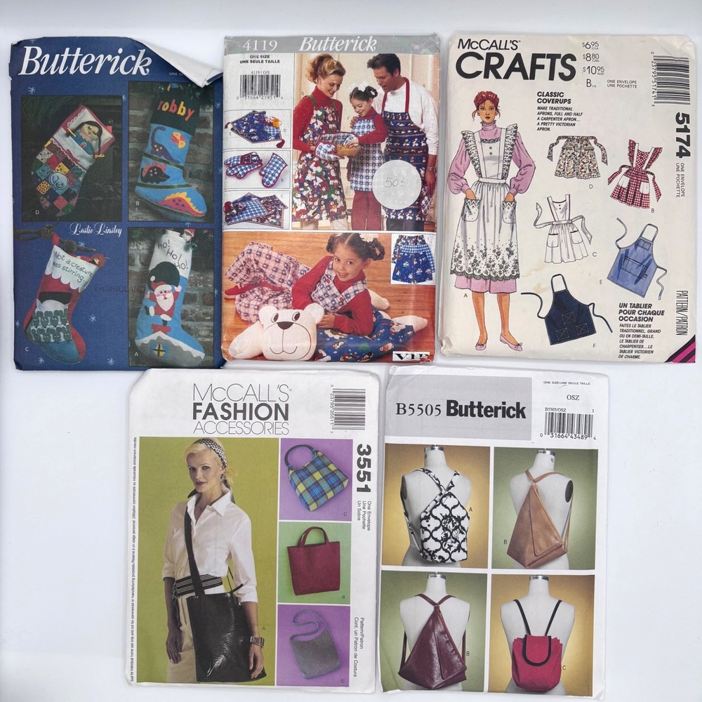 UNCUT Vintage Sewing Pattern Lot | Christmas Stockings Aprons Handbags 5pc OSZ